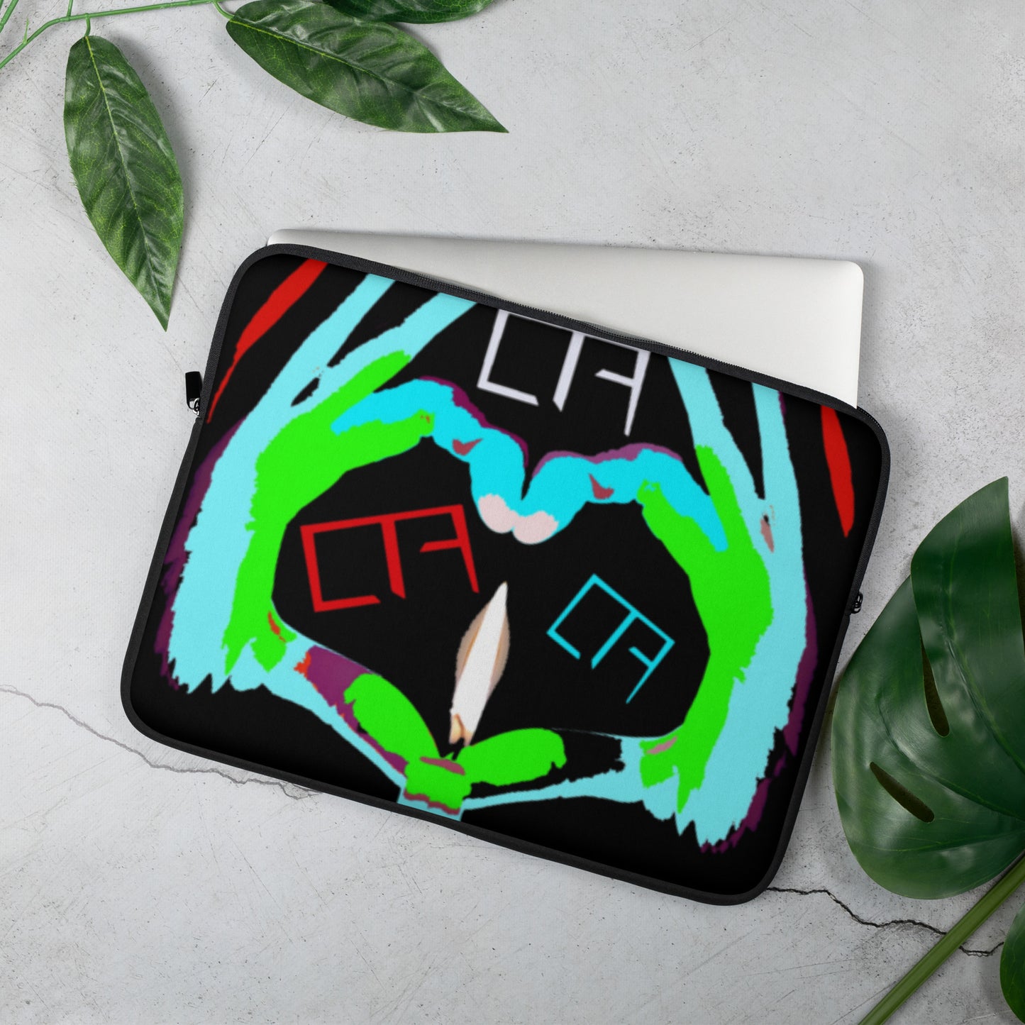 LOVE LAPTOP SLEEVE
