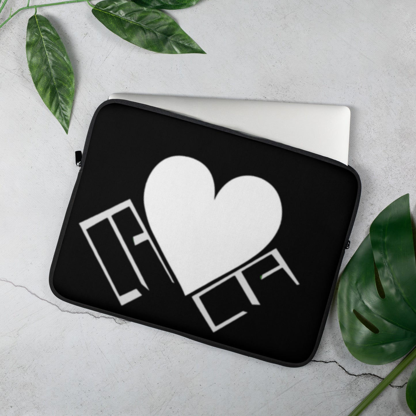 HEART ON MY LAPTOP SLEEVE